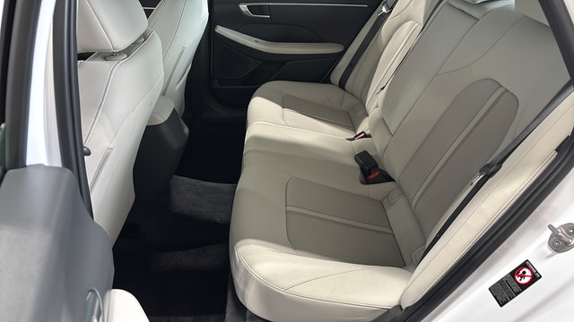 Used 2023 Hyundai Sonata SEL w/ Preferred Accessory Package FWD image 22