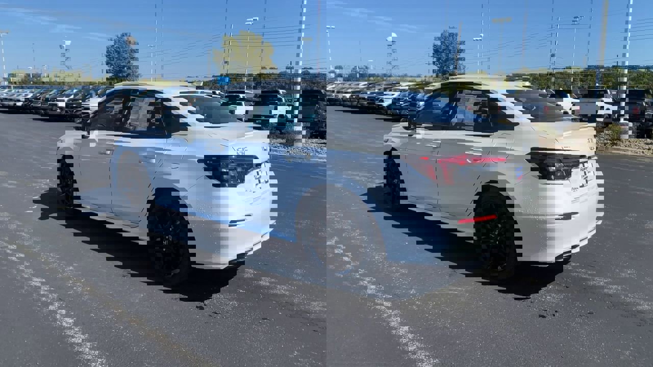 Used 2025 Honda Civic Sport image 7