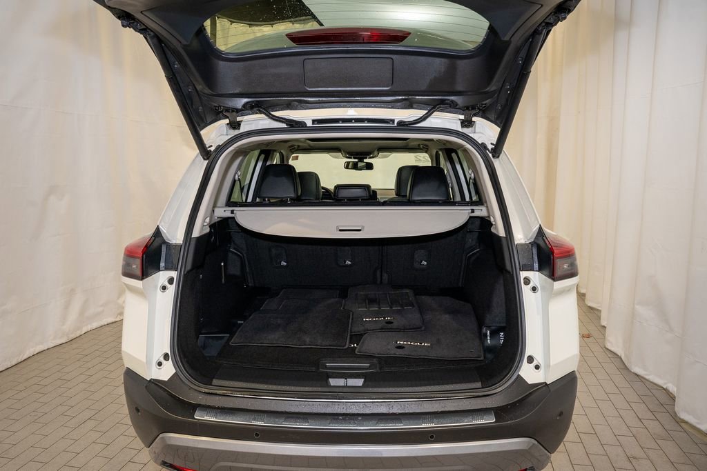Used 2022 Nissan Rogue SL w/ SL Premium Package image 6