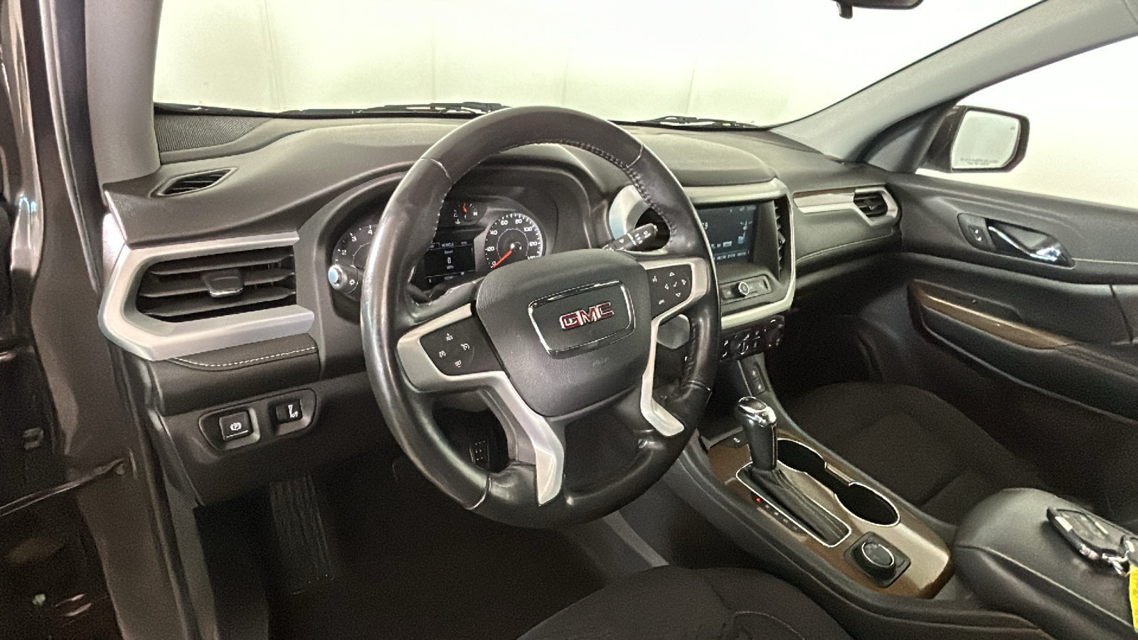 Used 2019 GMC Acadia SLE w/ Driver Alert Package I AWD/4WD image 17