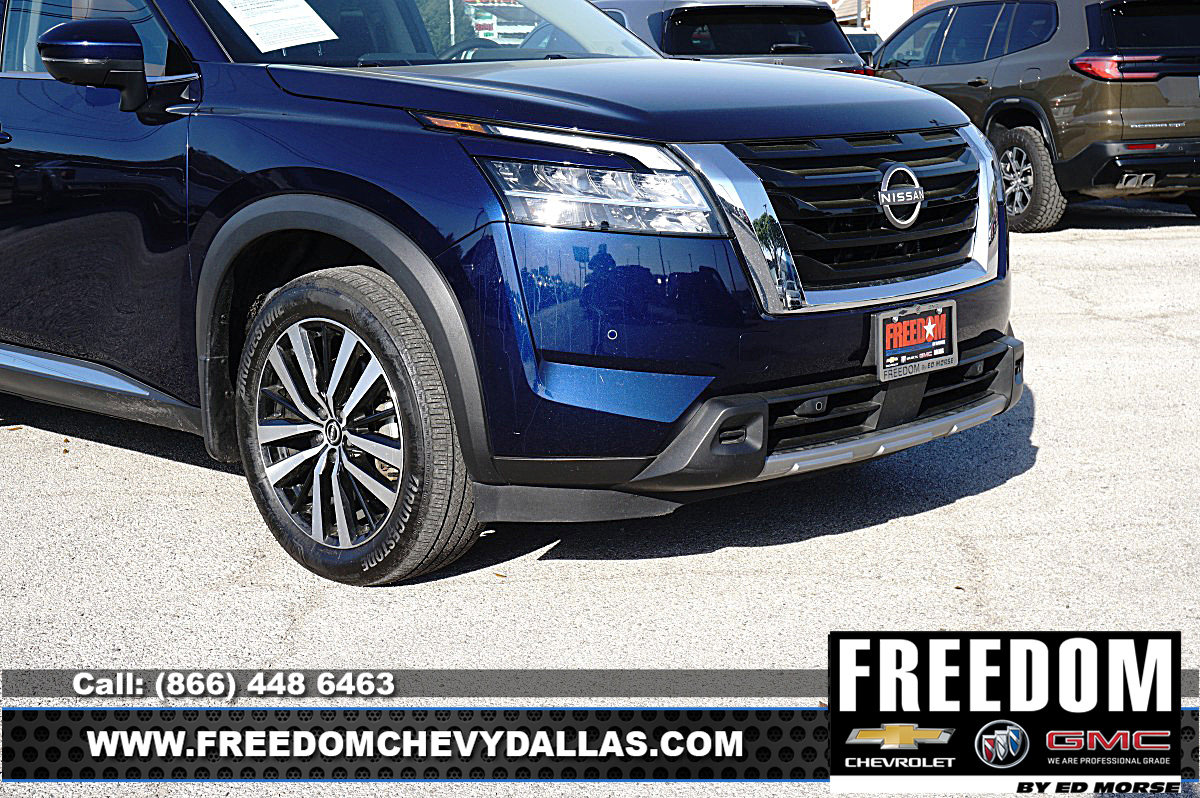 Used 2024 Nissan Pathfinder Platinum w/ Cargo Package image 42