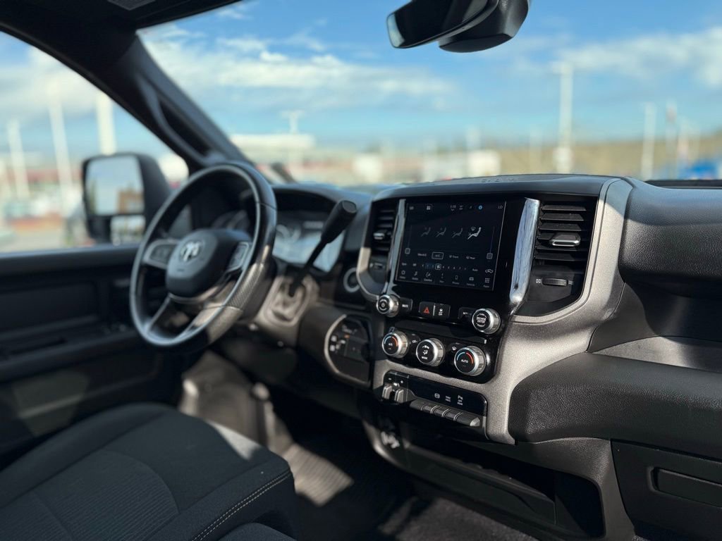 Used 2024 RAM 3500 Tradesman w/ Chrome Appearance Group image 21