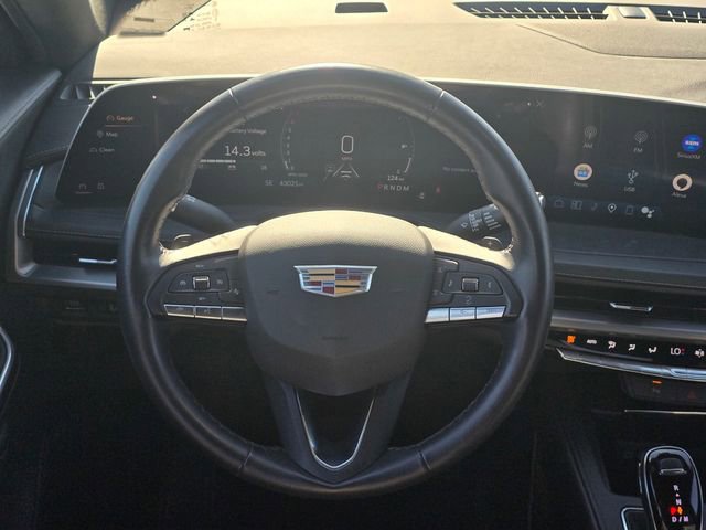Used 2025 Cadillac XT4 Premium Luxury FWD image 17