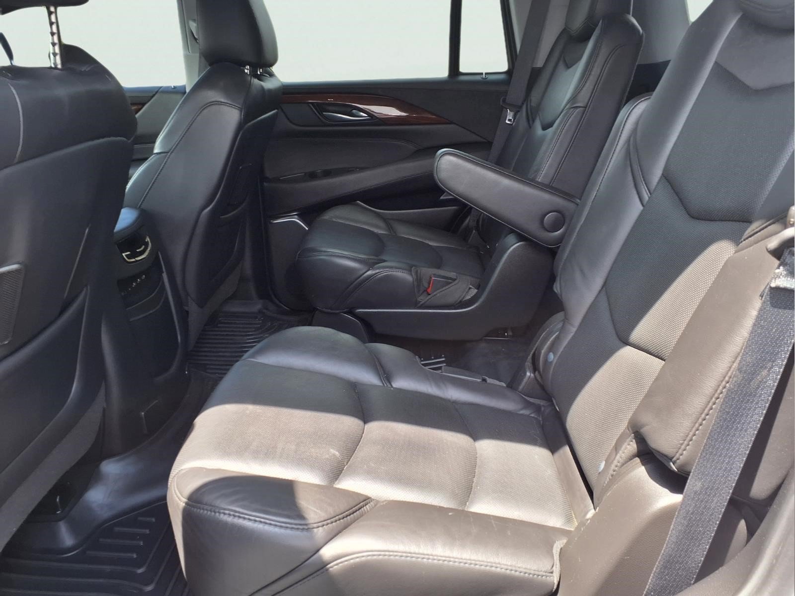 Certified 2019 Cadillac Escalade Luxury AWD/4WD image 8