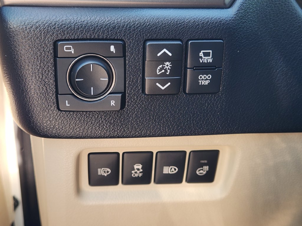 Used 2022 Lexus GX 460 Luxury w/ Off Road Package AWD/4WD image 25