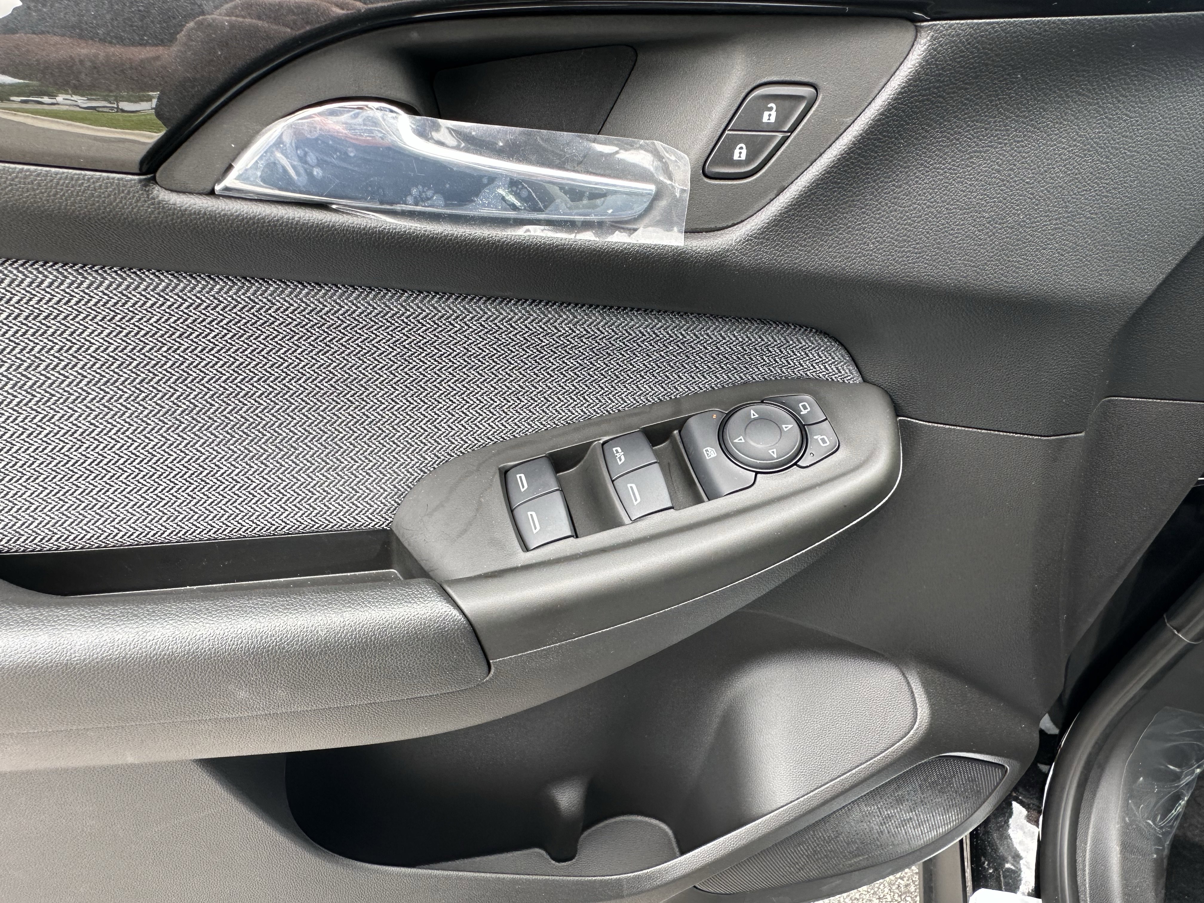 New 2026 Chevrolet TrailBlazer LT w/ LT Cold Weather Package FWD image 14