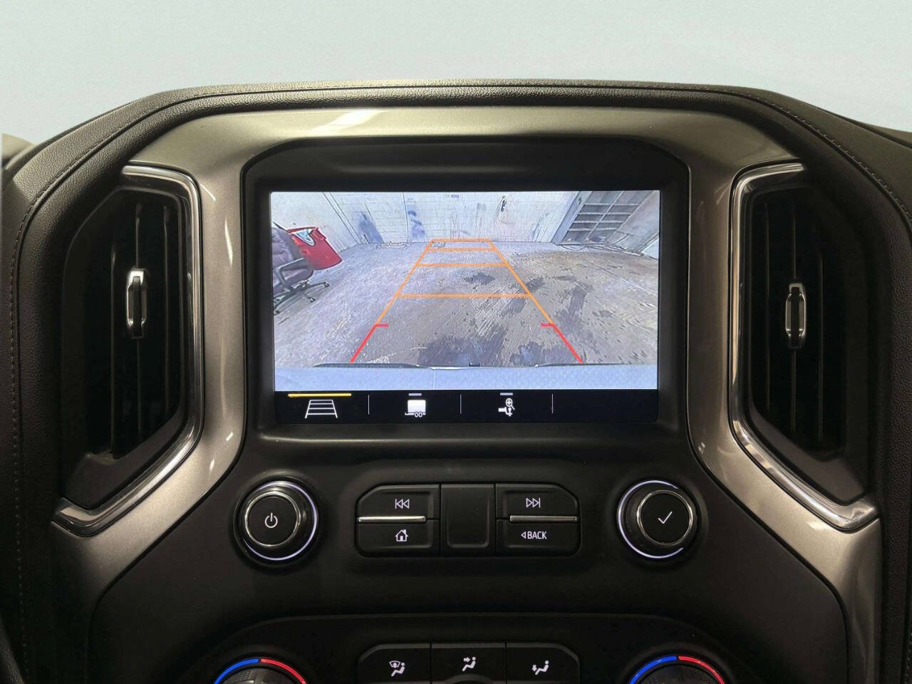 Used 2019 Chevrolet Silverado 1500 LTZ w/ LTZ Premium Package AWD/4WD image 35