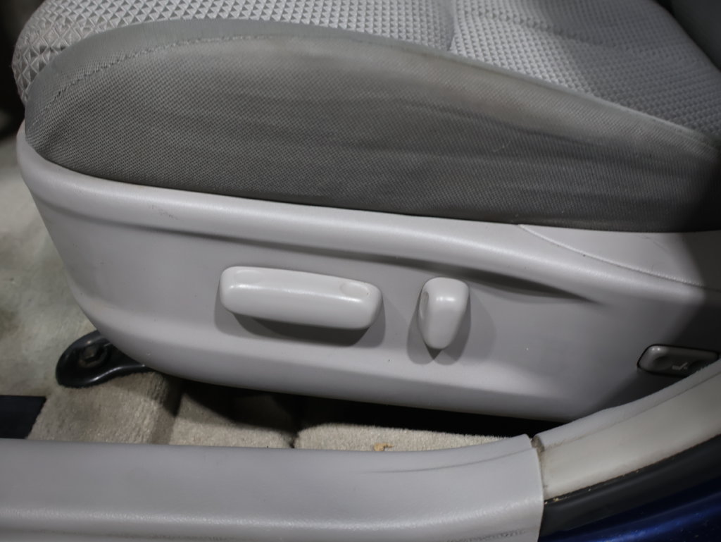 Used 2009 Toyota Camry SE FWD image 12