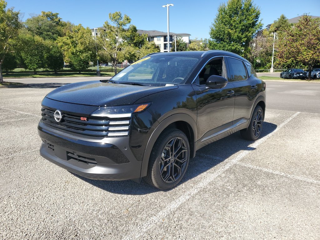 New 2027 Nissan Kicks SR w/ SR Premium Package FWD image 2