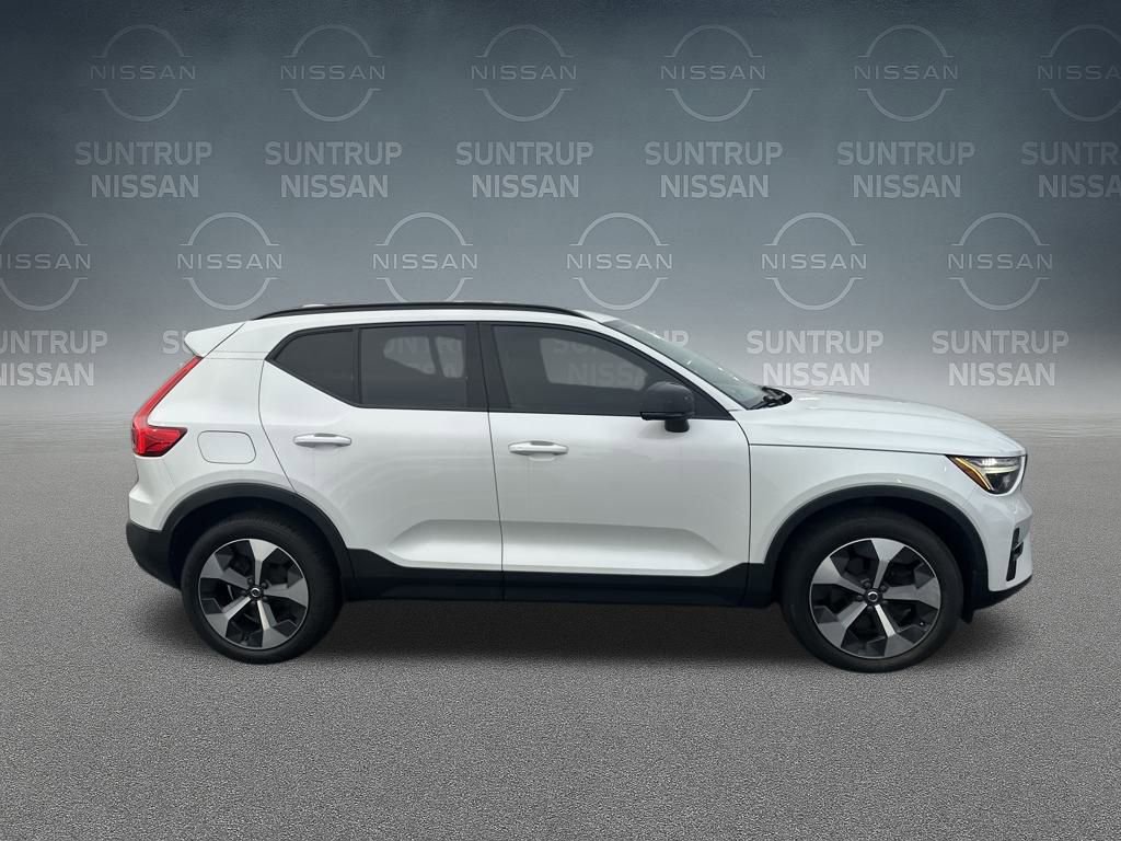 Used 2023 Volvo XC40 B5 Plus w/ Protection Package Premier image 39
