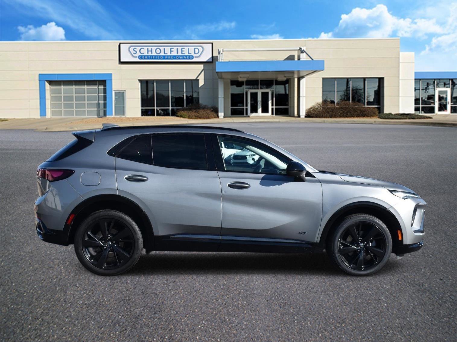 Used 2024 Buick Envision Sport Touring image 2