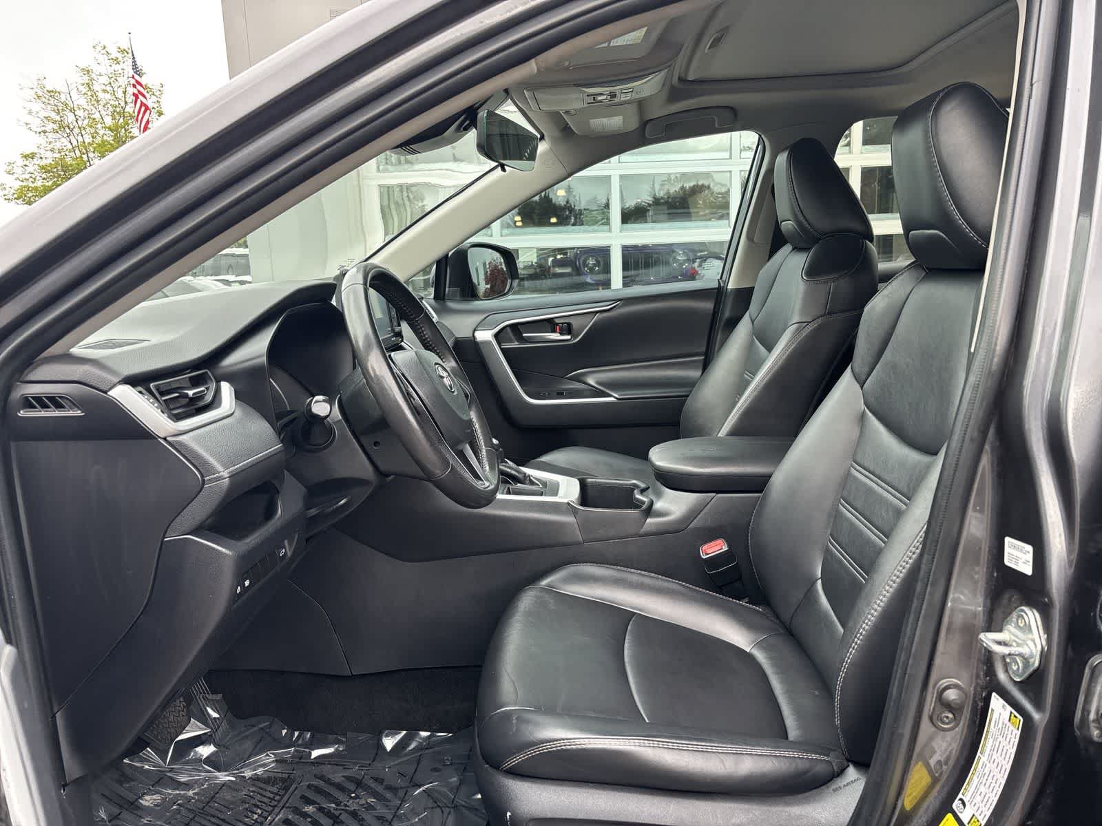Used 2022 Toyota RAV4 XLE Premium FWD image 8