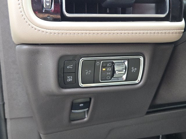 Used 2023 Lincoln Nautilus Reserve AWD/4WD image 22