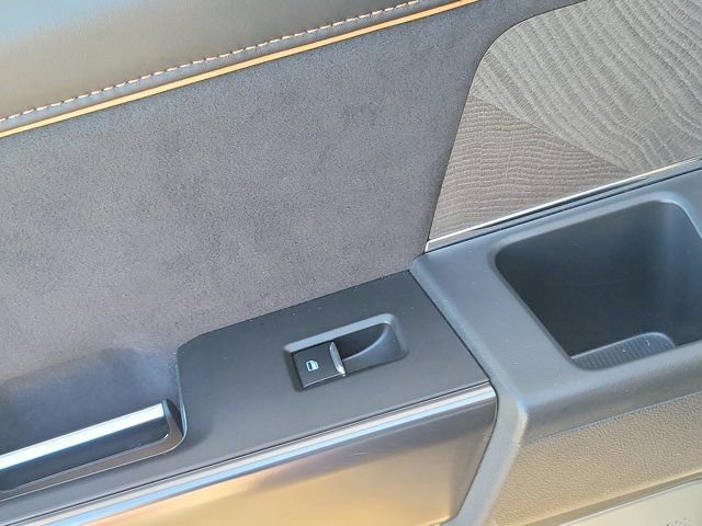 Used 2024 Ford F250 Platinum image 17