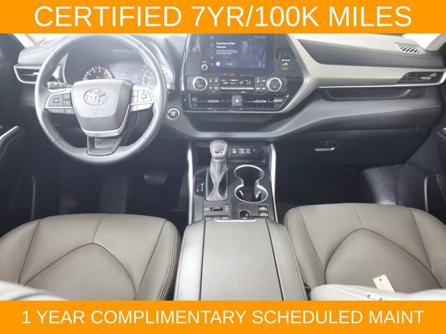 Used 2023 Toyota Highlander LE AWD/4WD image 17