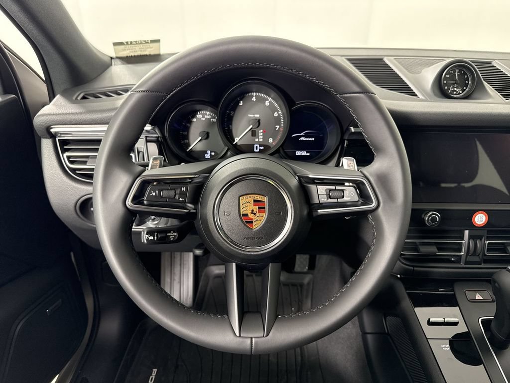 New 2026 Porsche Macan AWD/4WD image 35