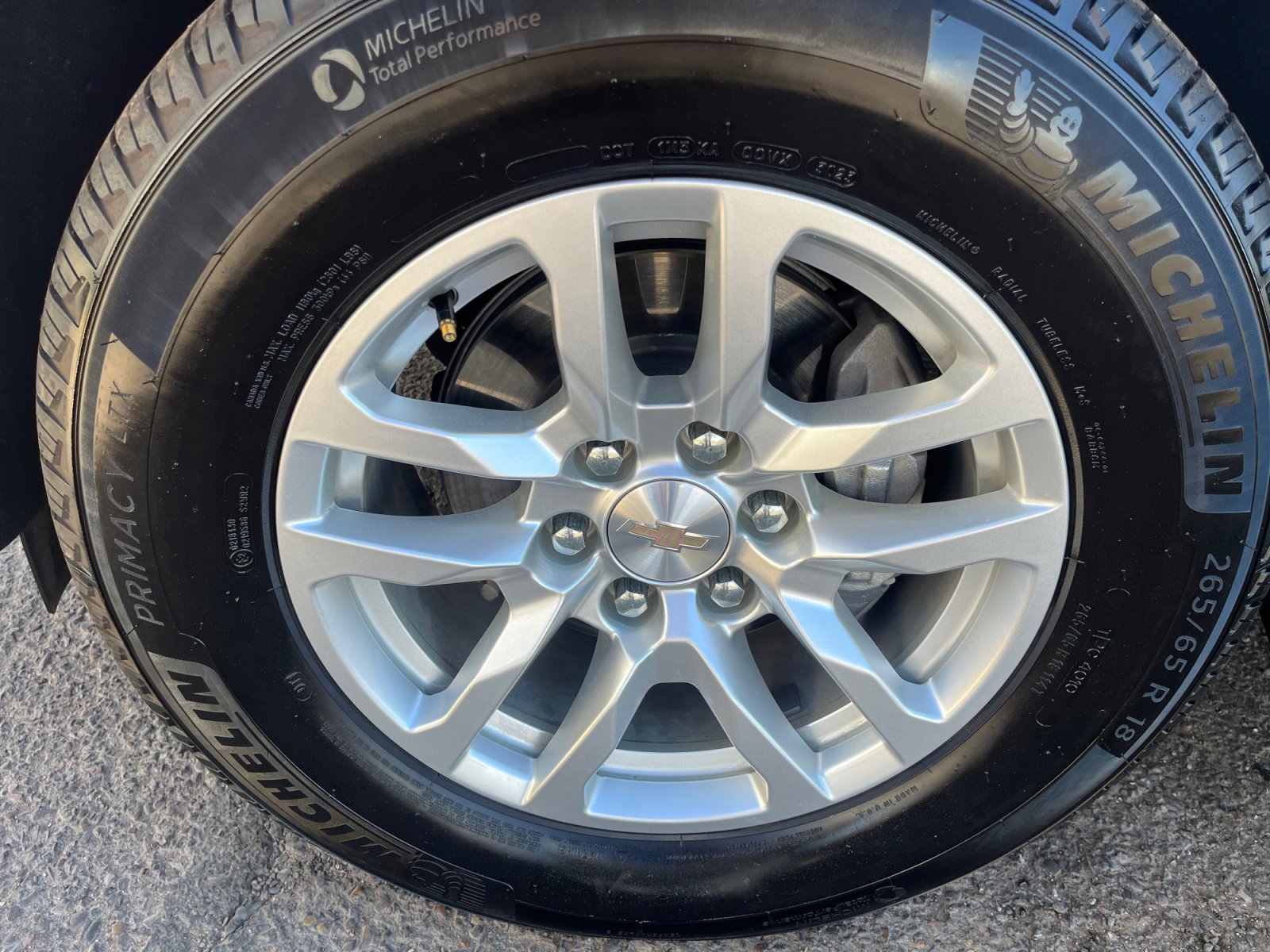 Used 2024 Chevrolet Tahoe LT w/ Luxury Package image 11