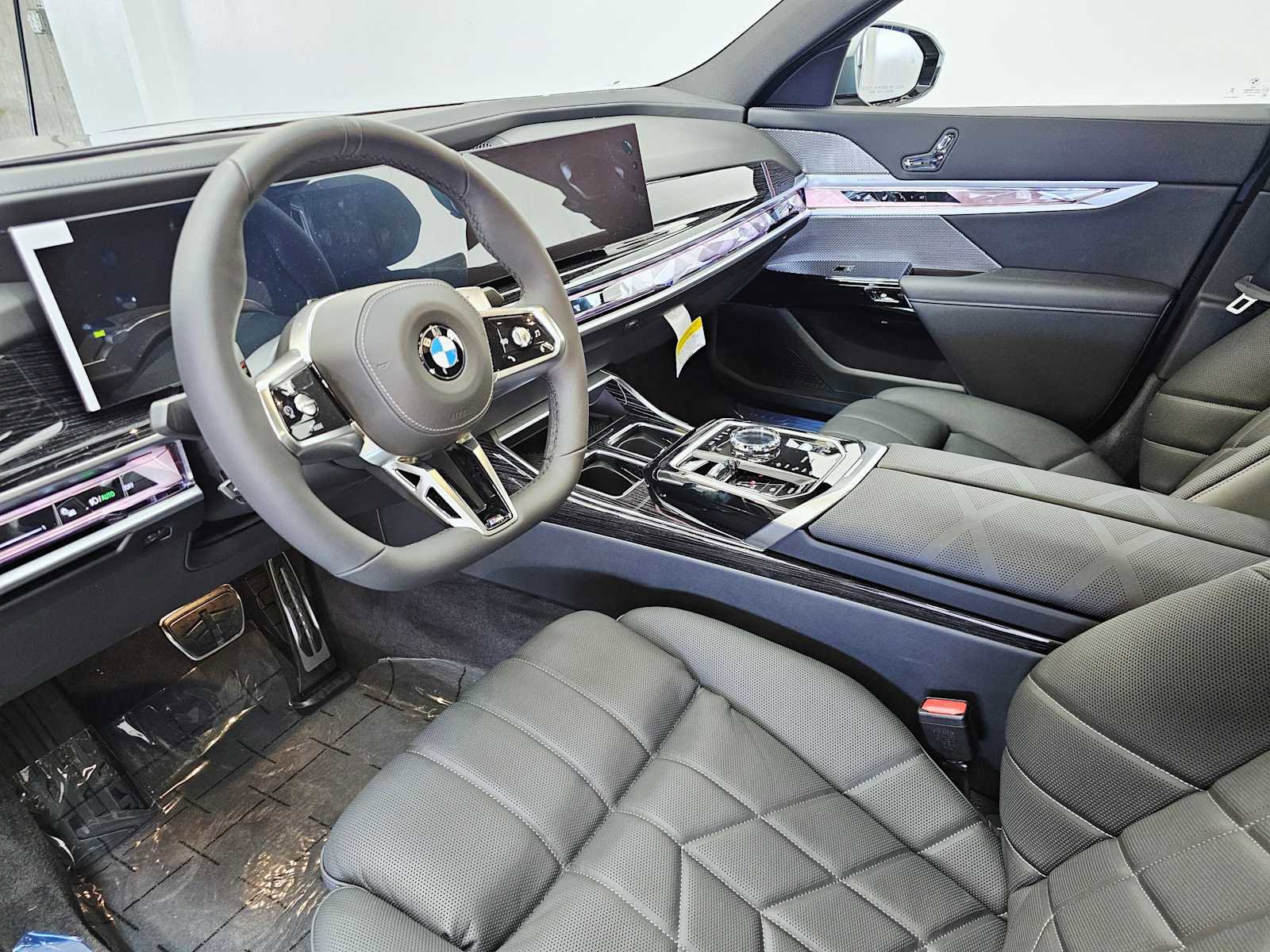 New 2025 BMW 740i xDrive w/ Executive Package image 2