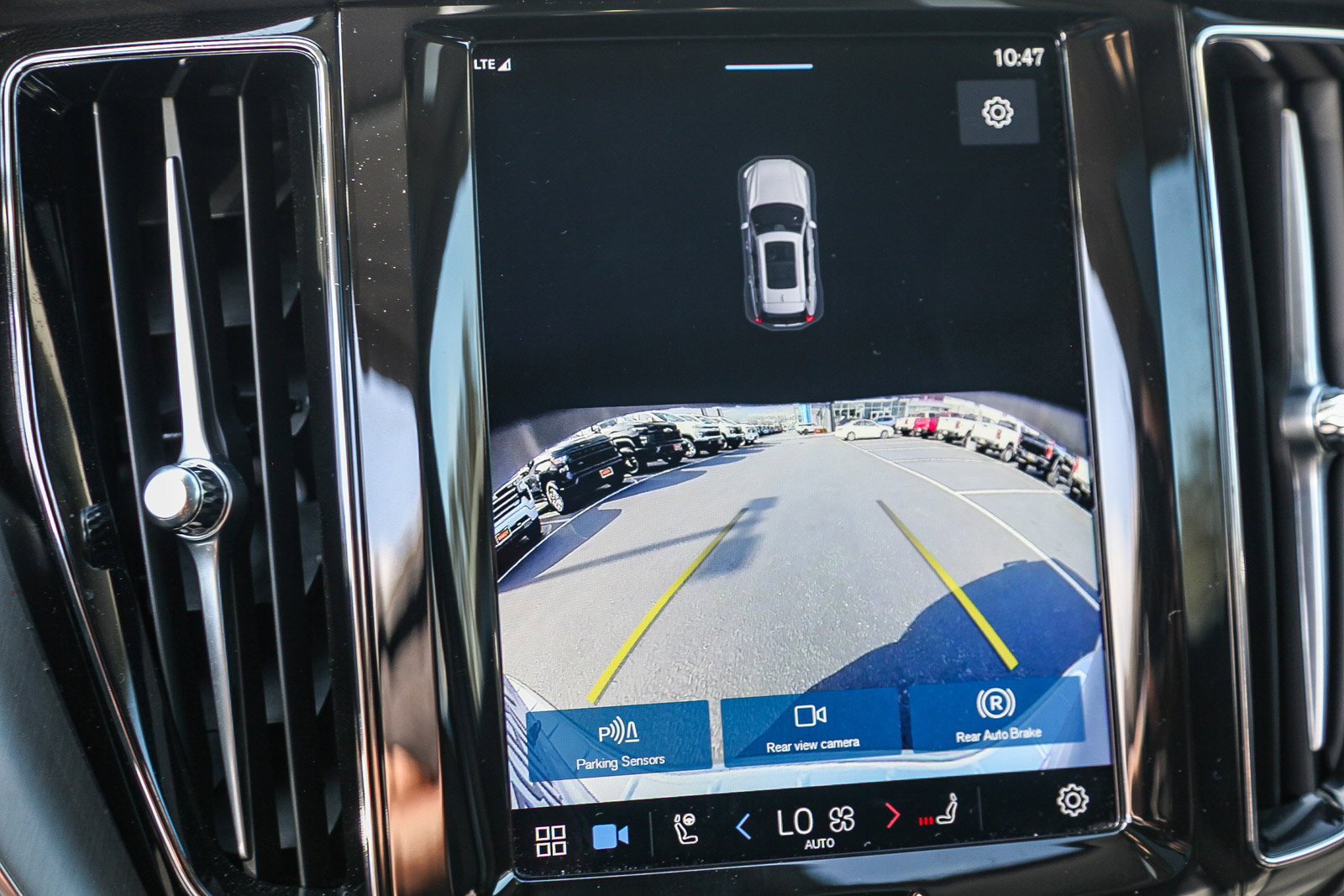 Used 2025 Volvo XC60 T8 Core w/ Protection Package Premier image 6