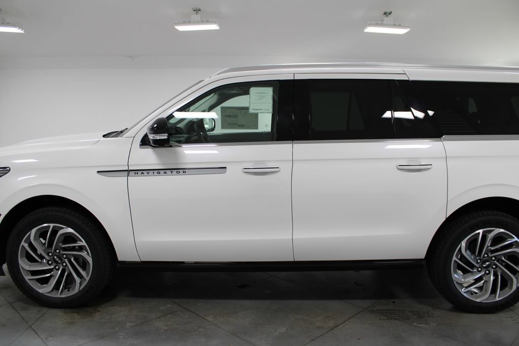 New 2025 Lincoln Navigator L Reserve image 5