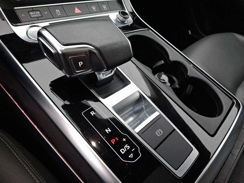 Used 2020 Audi Q8 Premium Plus w/ Premium Plus Package AWD/4WD image 16