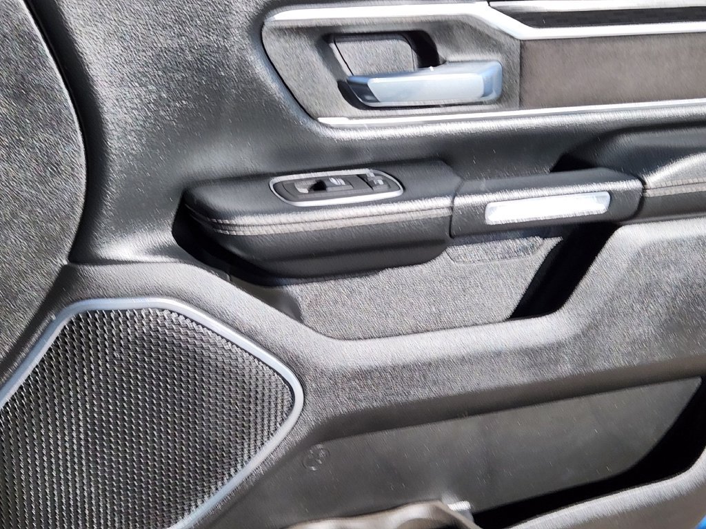 Used 2023 RAM 1500 Laramie AWD/4WD image 13