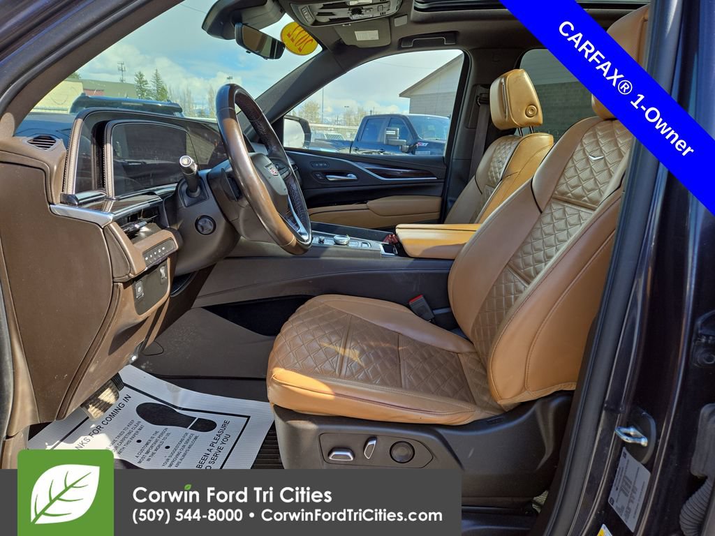 Used 2022 Cadillac Escalade ESV Premium Luxury AWD/4WD image 2