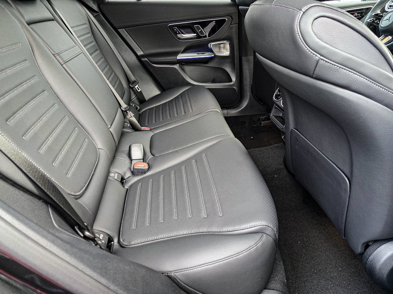 New 2026 Mercedes-Benz GLC 300 4MATIC image 39