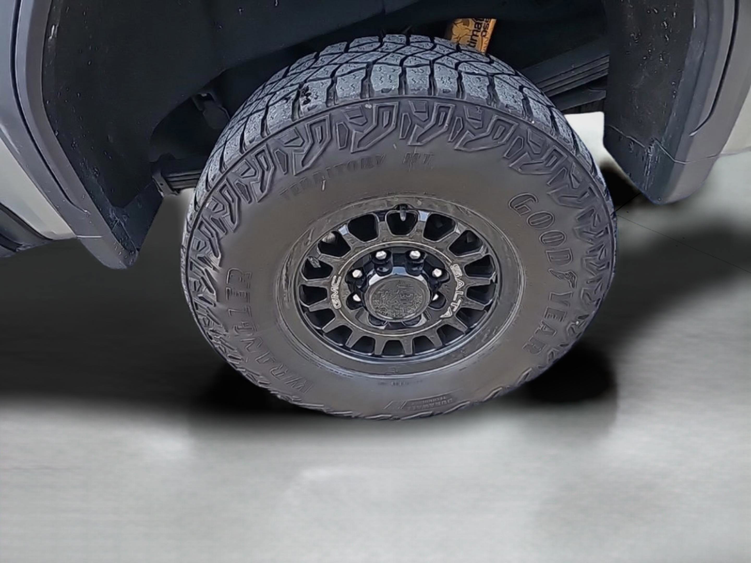 Used 2024 GMC Sierra 2500 AT4X w/ AT4X AEV Edition image 35