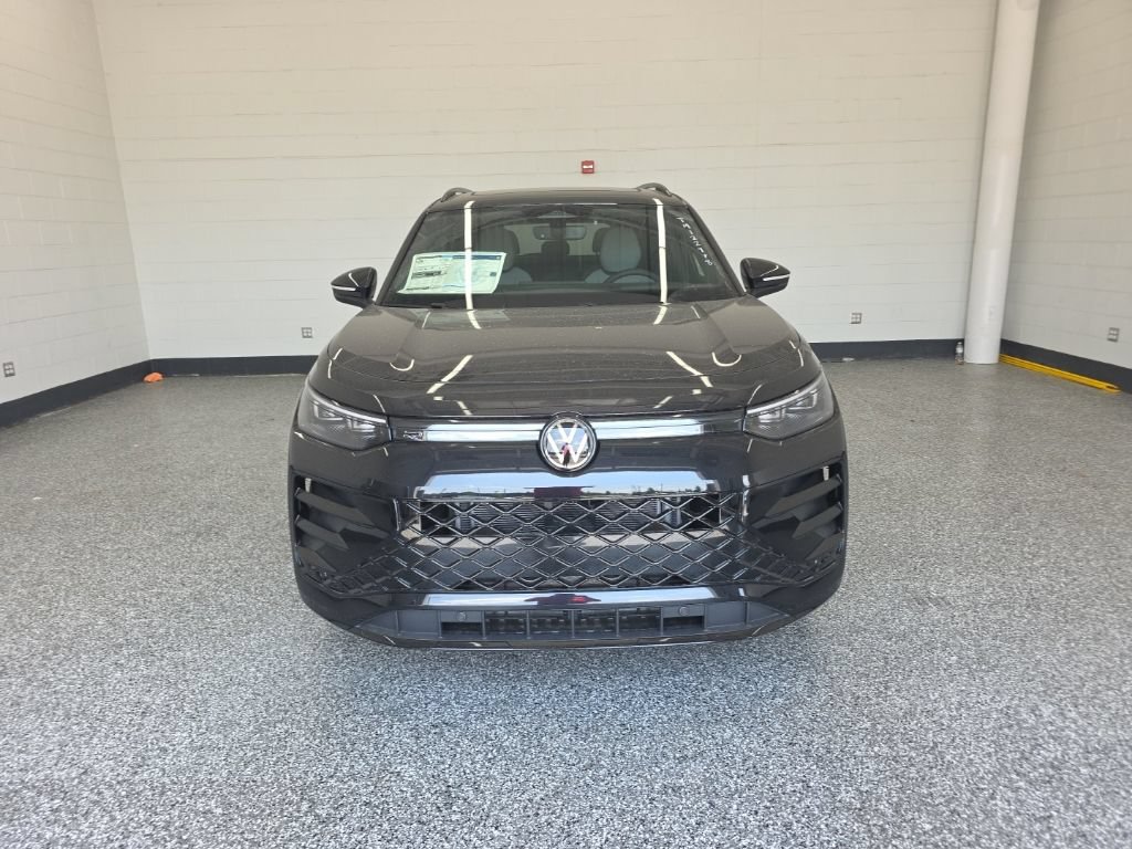 New 2026 Volkswagen Tiguan SE R-Line AWD/4WD image 8