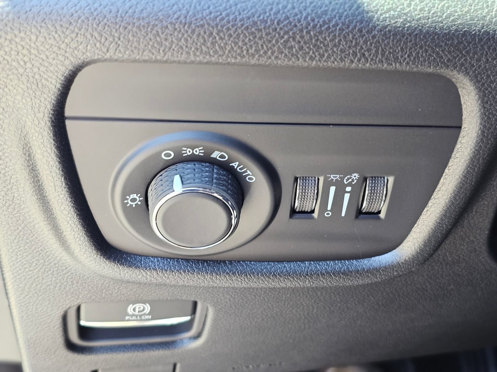 New 2026 Jeep Grand Cherokee Laredo RWD image 17