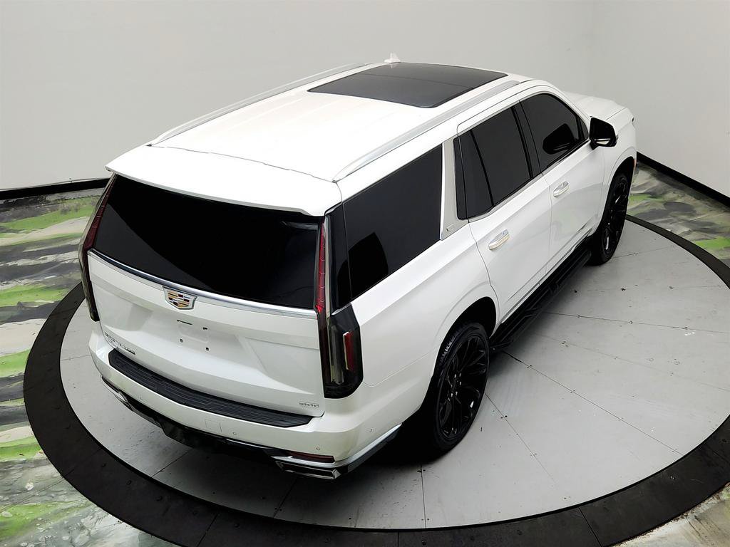 Used 2021 Cadillac Escalade Premium Luxury w/ LPO, Illumination Package AWD/4WD image 38