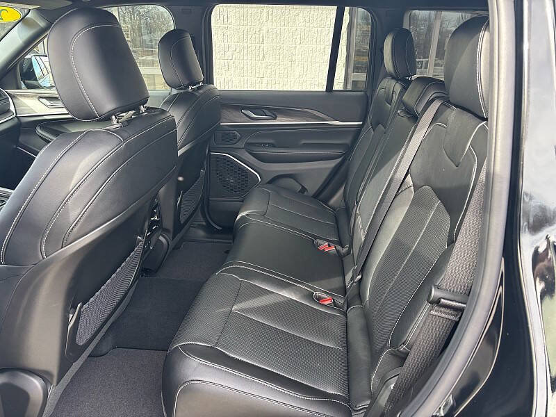 New 2026 Jeep Grand Cherokee Limited AWD/4WD image 17