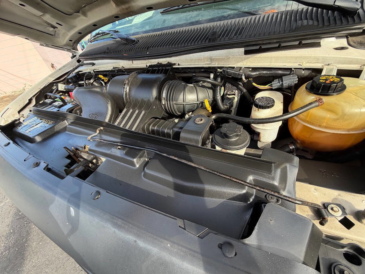 Used 2013 Ford E-350 and Econoline 350 XL w/ PWR Windows & Locks Group image 16