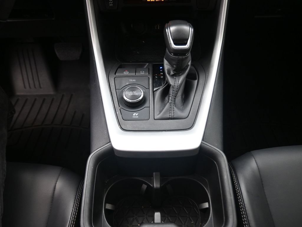 Used 2024 Toyota RAV4 XLE Premium image 9