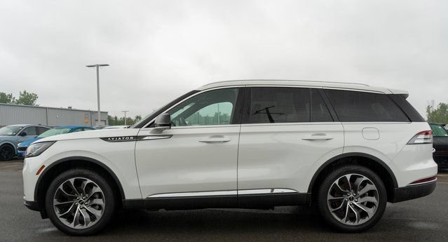 Used 2025 Lincoln Aviator Reserve w/ Illumination Package AWD/4WD image 9
