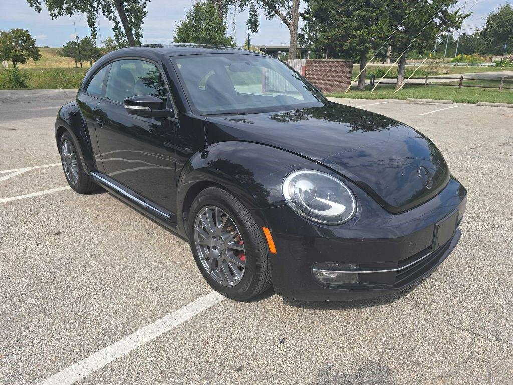 Used 2012 Volkswagen Beetle 2.0T image 3