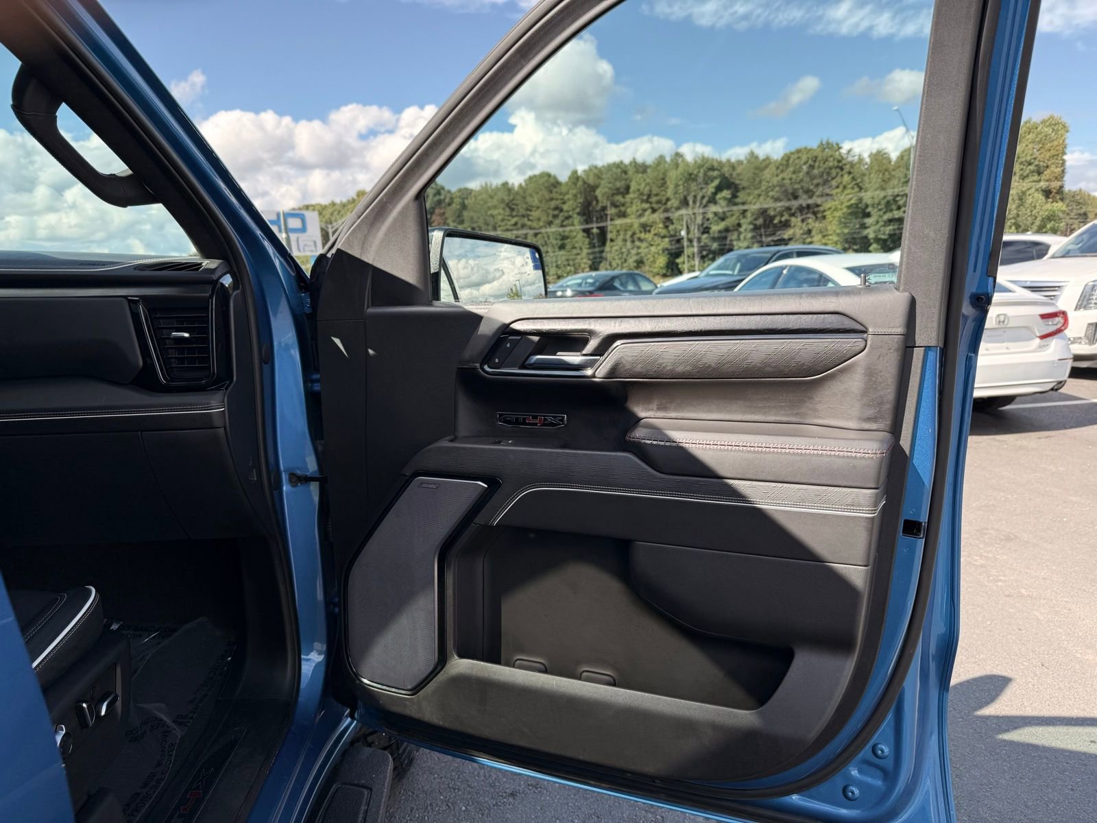 Used 2023 GMC Sierra 1500 AT4X image 38