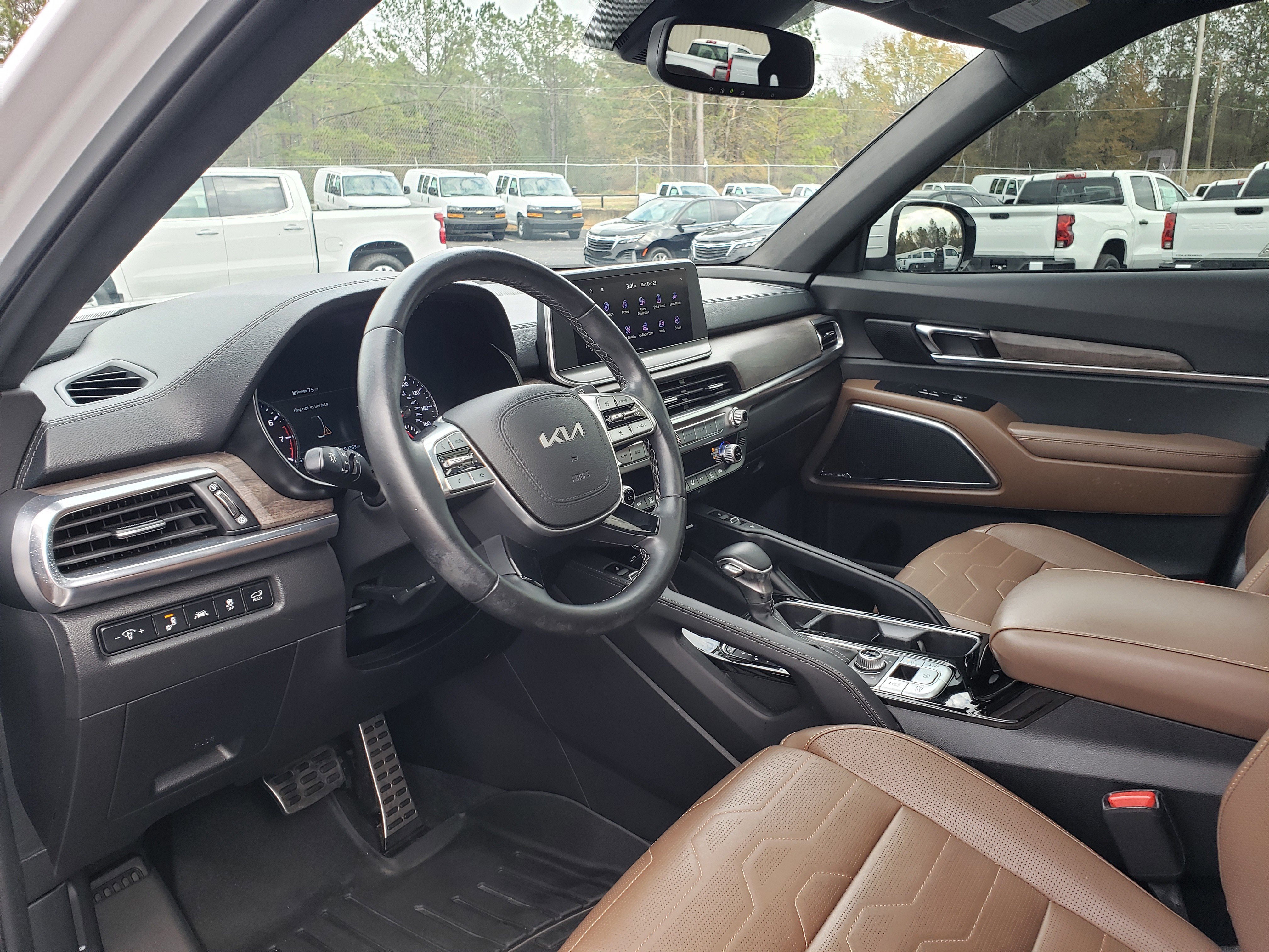 Used 2022 Kia Telluride SX w/ SX Prestige Package image 28
