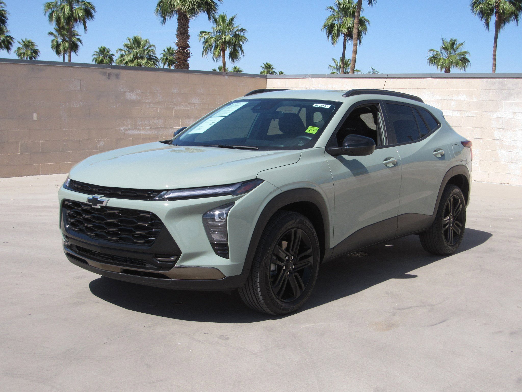 Used 2025 Chevrolet Trax ACTIV w/ Driver Confidence Package image 1