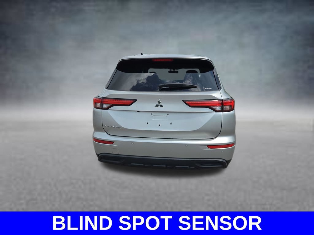 Used 2022 Mitsubishi Outlander ES AWD/4WD image 6