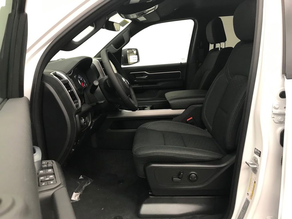 New 2026 RAM 1500 4x4 Crew Cab image 12