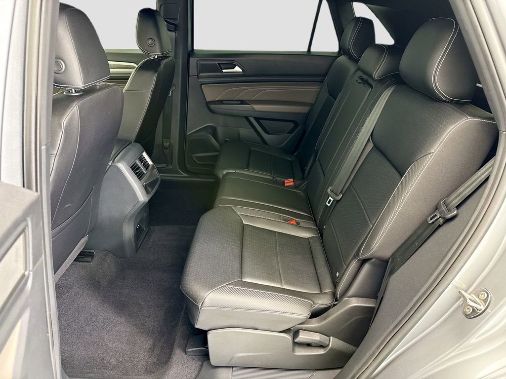 Certified 2023 Volkswagen Atlas Cross Sport SE w/ Black Wheel Package image 19