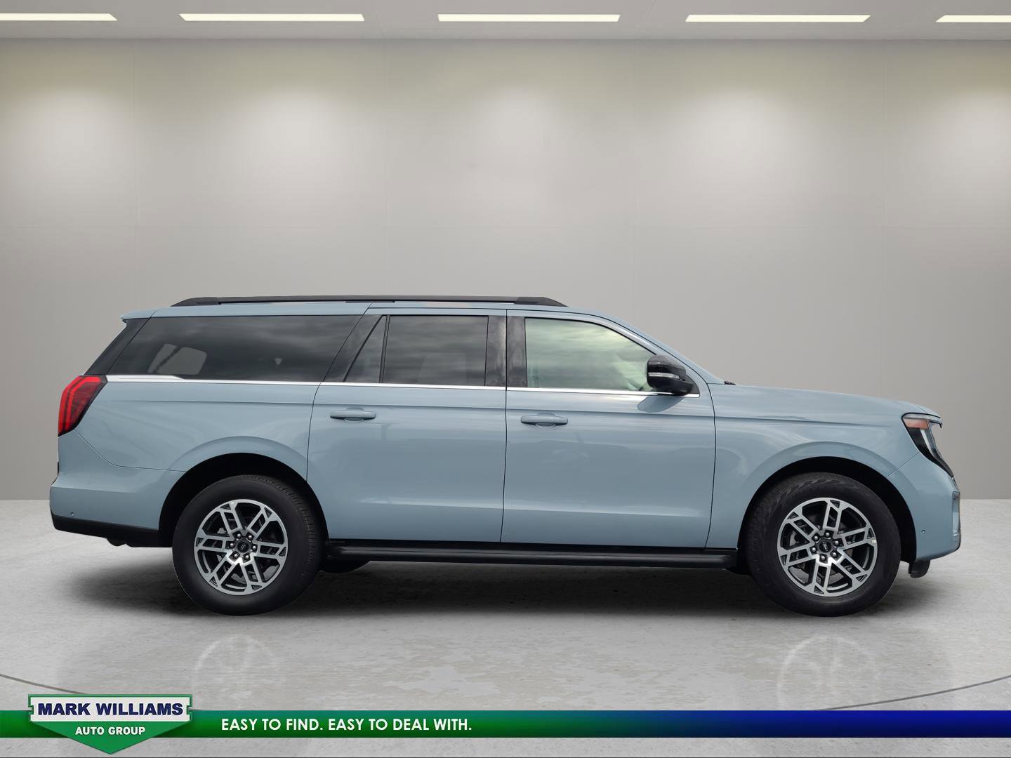 Used 2025 Ford Expedition Max Active AWD/4WD image 2
