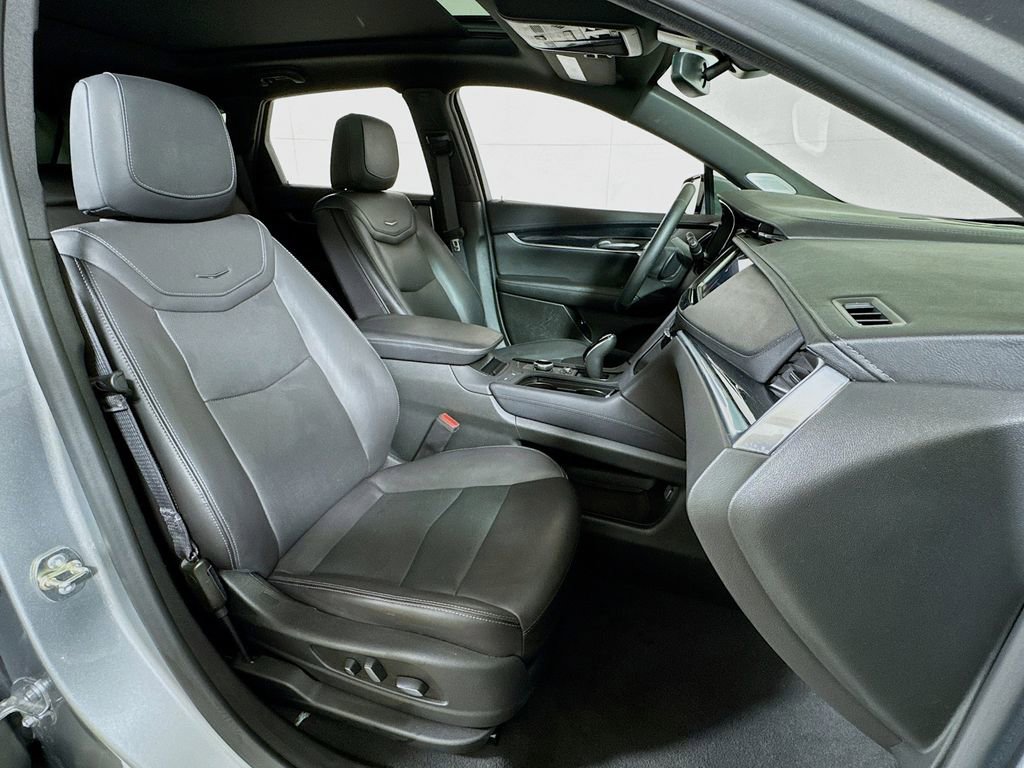 Certified 2025 Cadillac XT5 Premium Luxury image 28