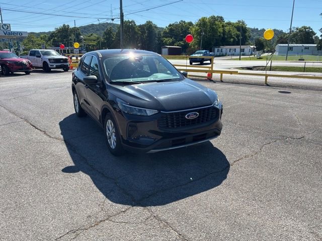 Used 2024 Ford Escape Active FWD image 2