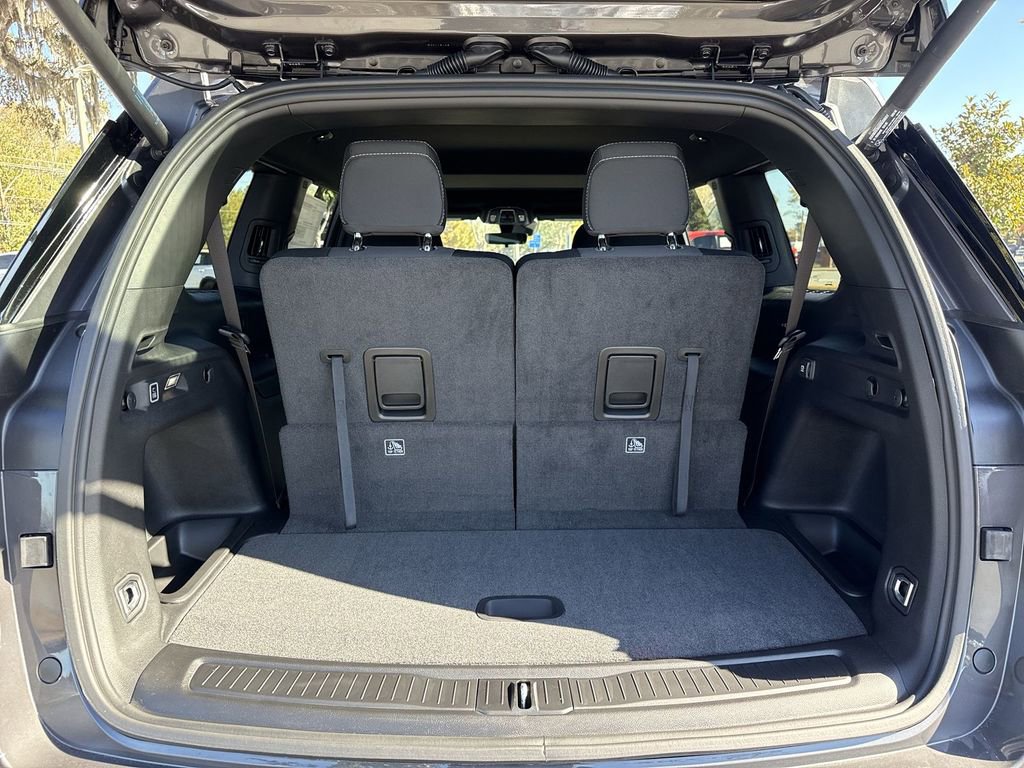 New 2025 Jeep Grand Cherokee L Laredo w/ Luxury Tech Group I image 28