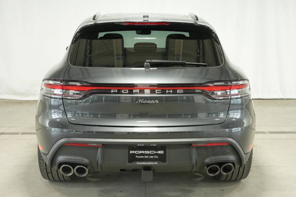 Certified 2026 Porsche Macan AWD/4WD image 12