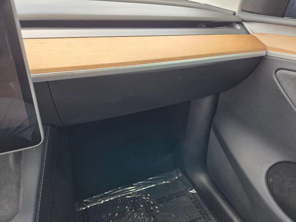 Used 2024 Tesla Model Y Performance AWD/4WD image 27