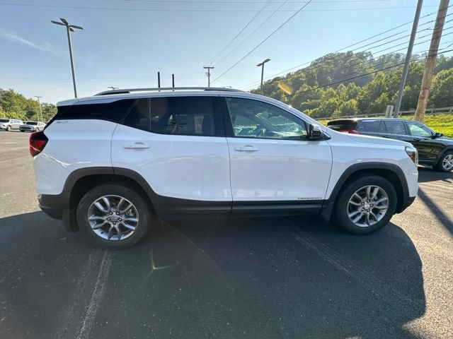 Used 2022 GMC Terrain SLT w/ Tech Package AWD/4WD image 8